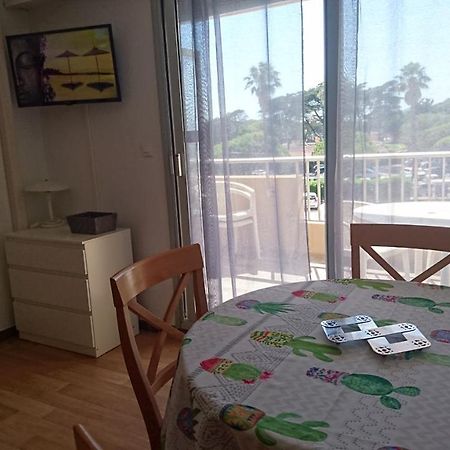 Port De Hyeres Studio 2 A 4 Personnes Avec Parking Exterior photo