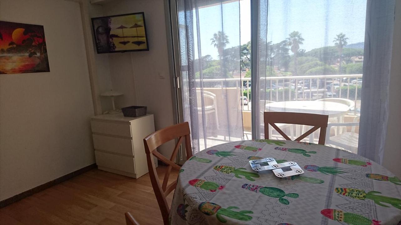 Port De Hyeres Studio 2 A 4 Personnes Avec Parking Exterior photo