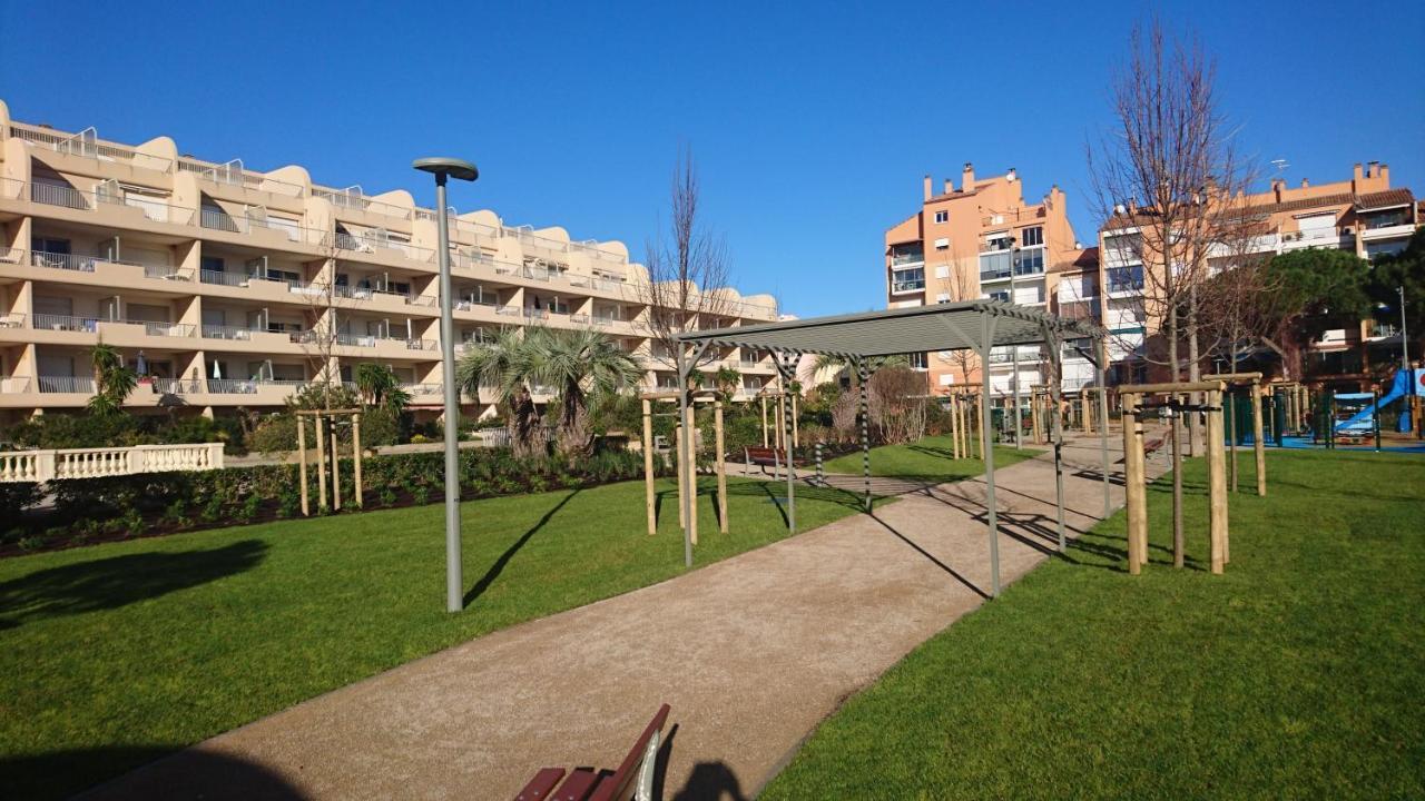 Port De Hyeres Studio 2 A 4 Personnes Avec Parking Exterior photo